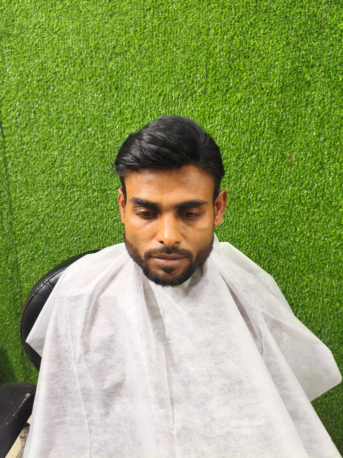 Personalized non-surgical hair replacement in Irrum Manzil
